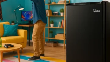 Frigobar Black Edition Preto 124 Litros Midea MRC12B2-B - Compacto e Eficiente