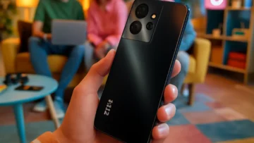 Smartphone Infinix Note 40 5G 8GB RAM 256GB Câmera Tripla 108MP+ Selfie 32MP NFC 6,78” AMOLED Dual Chip - Preto