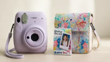 Kit Câmera Instax Mini 12 com Pack 10 Fotos Spray Art e Bolsa Spray Art
