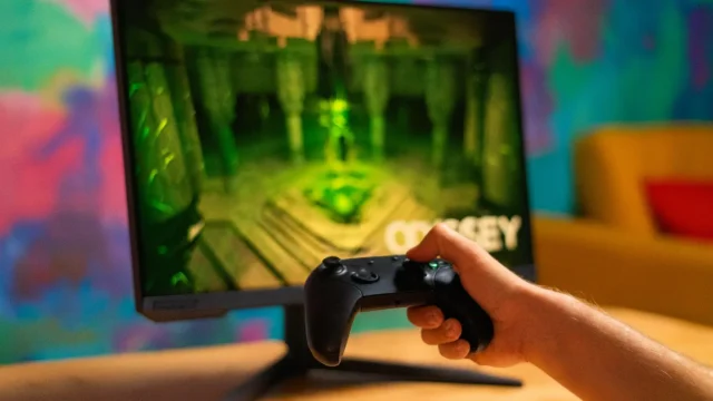 Monitor Gamer Samsung Odyssey 25" com 16% OFF e Prime na Amazon