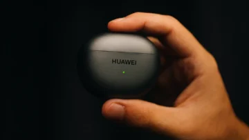 HUAWEI FreeClip tem menor preço em meses na Amazon