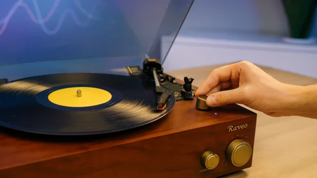 3 Vitrola Raveo Stadio para curtir vinil e streaming