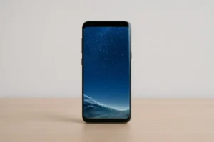 Samsung smartphone Galaxy S8 bom e barato que valem a pena
