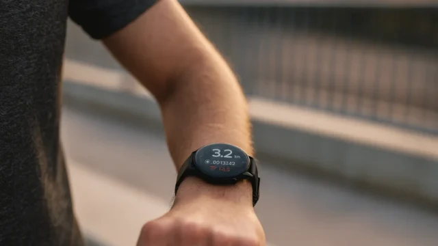 Smartwatch IWO 8 barato e confiável para qualquer bolso