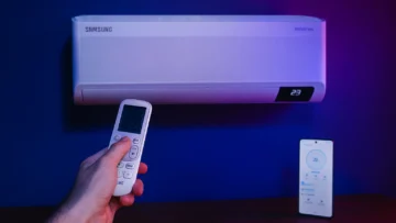 Promoção relâmpago: 3 Samsung WindFree Connect 18000