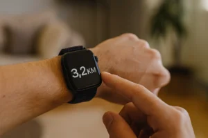 Apple Watch SE GPS com 28% OFF por um ótimo valor na Amazon