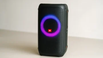 Melhor caixa som JBL PartyBox com potência e luzes