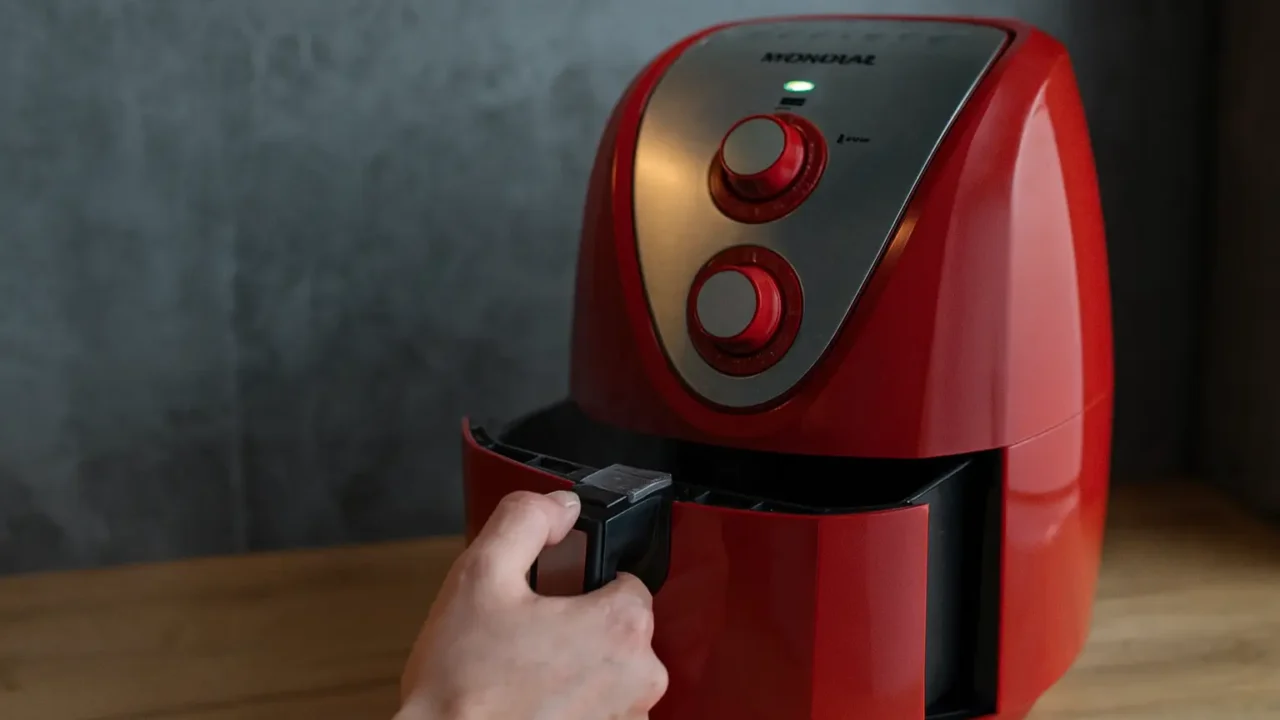 Fritadeira Sem Óleo Mondial 5L com 17% OFF: menor preço verificado hoje na Amazon