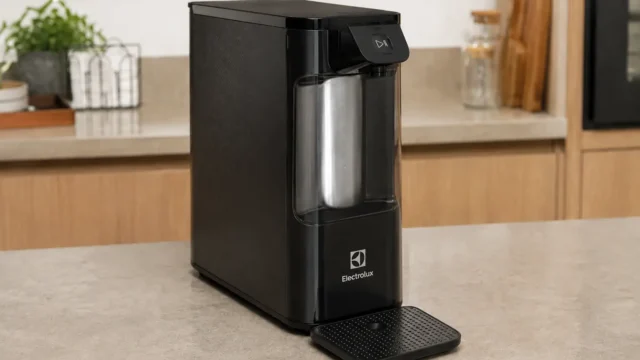 Electrolux PE12P: o que significa água natural, fria e gelada?