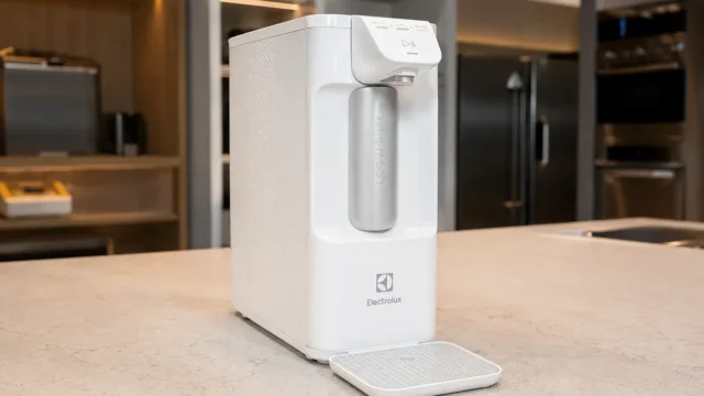 Electrolux PE12B: como funciona água gelada e filtragem