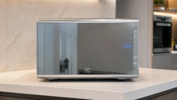 Micro-ondas Electrolux 31L ou 23L: o que muda na escolha?