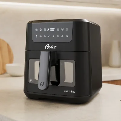Oster Clear 4,6L com visor: o que muda na prática da air fryer?